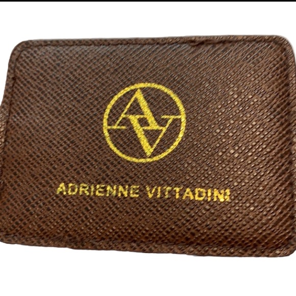 Adrienne Vitadini Brown luggage tag ID holder brown leather gold tone Logo - Picture 5 of 6